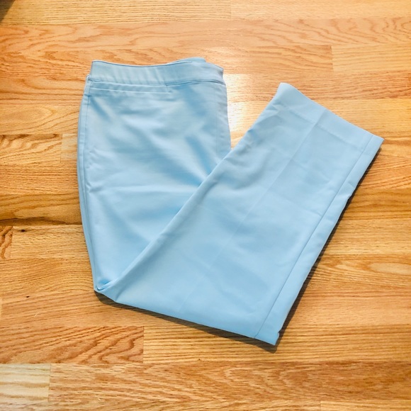 💙💙LIGHT BLUE CAPRIS PANT💙💙 - Picture 2 of 13